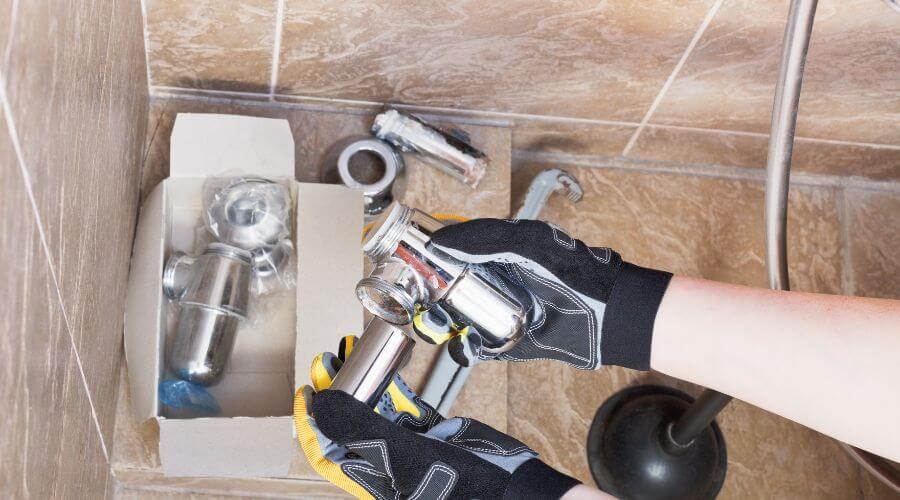 Professional gutter cleaning in Navarro, CA